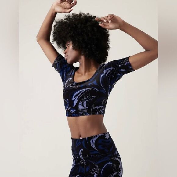 Athleta Exhilarate Workout Velvet Crop Top A-C Size Small Blue/Black NWT $79 - Picture 3 of 6